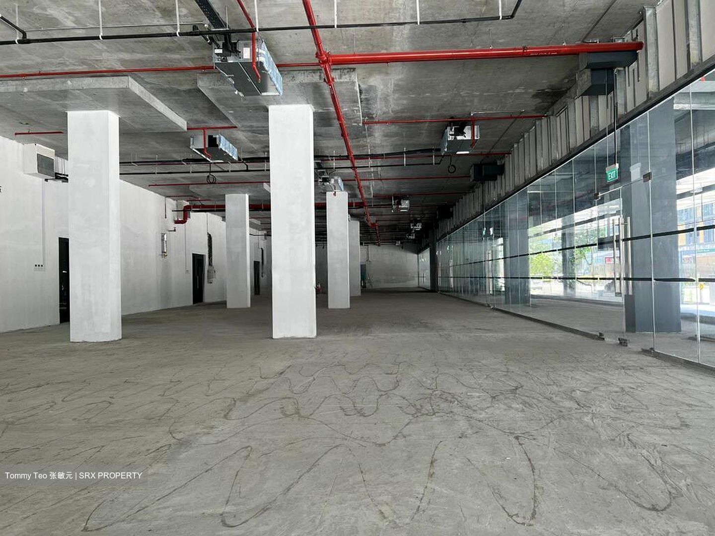 Middle Road (D7), Retail #480249071